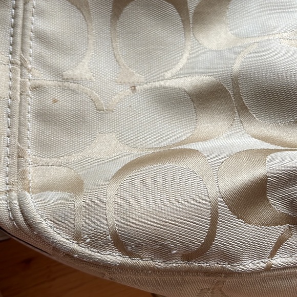 Coach Handbag with Red Interior - Picture 6 of 7